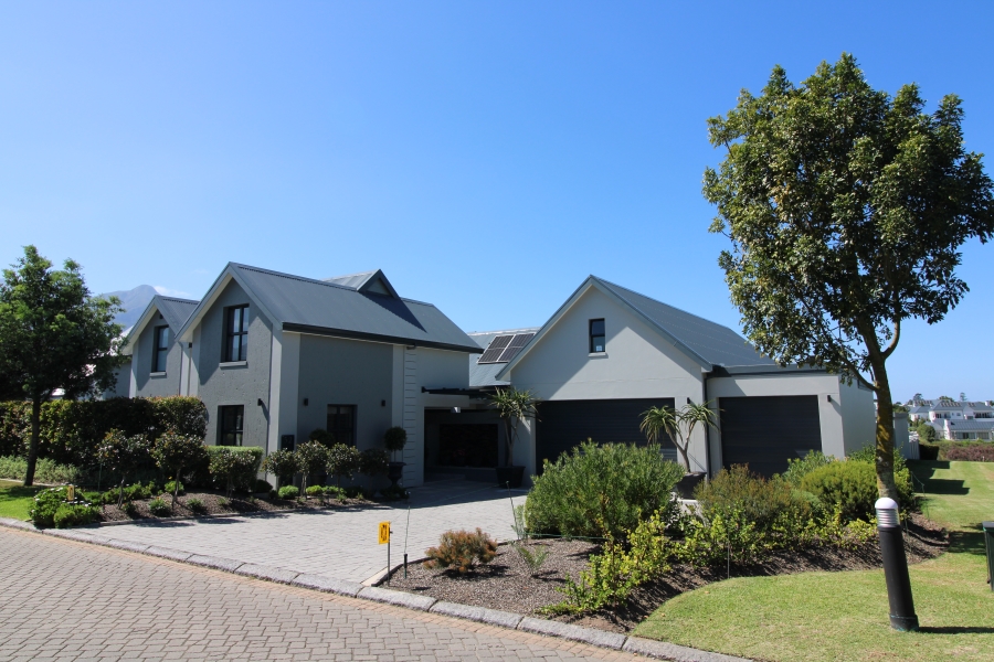 3 Bedroom Property for Sale in Kingswood Golf Estate Western Cape